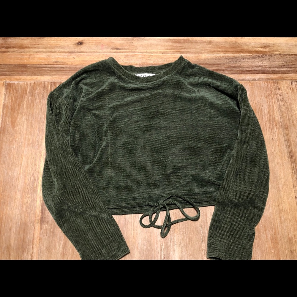 Comfy, velour crop!